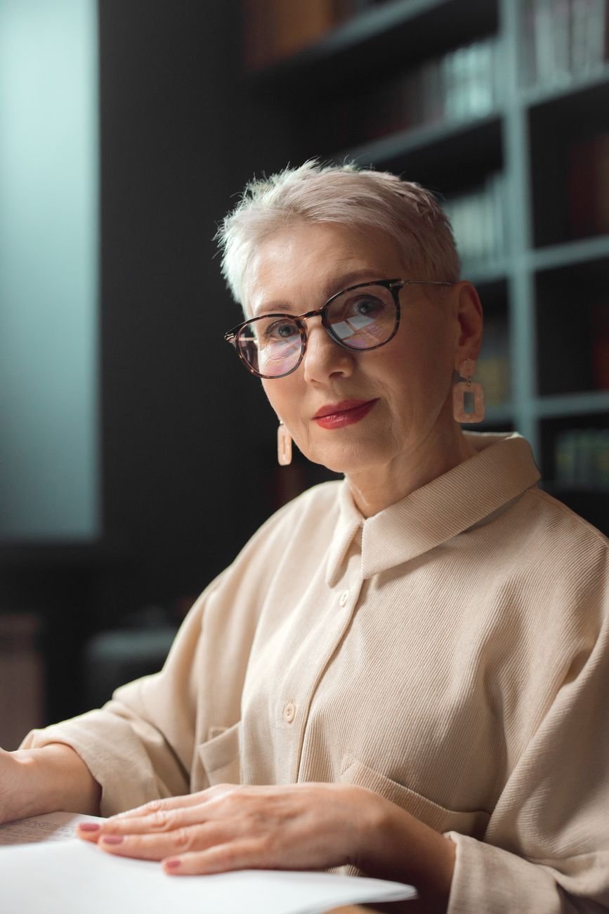 Dr. Naz Erdem